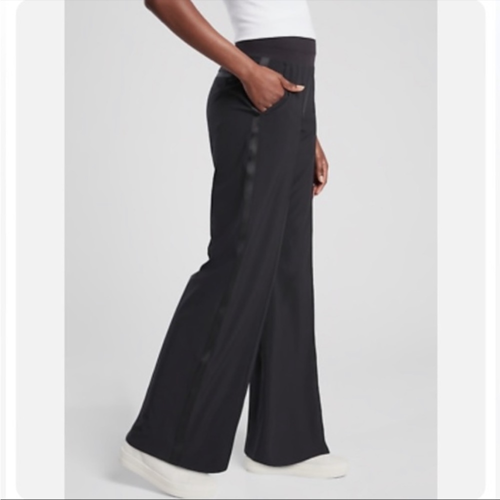 Athleta Nolita Wide Leg Pant in Black SZ 16 Tall EUC